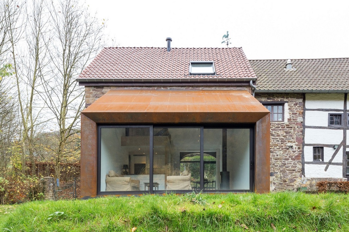 Расширение и обновление 200-летнего дома в Бельгии