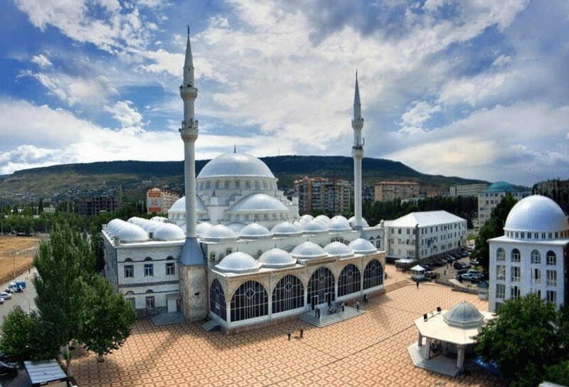 Список самых красивых городов Кавказа для посещения