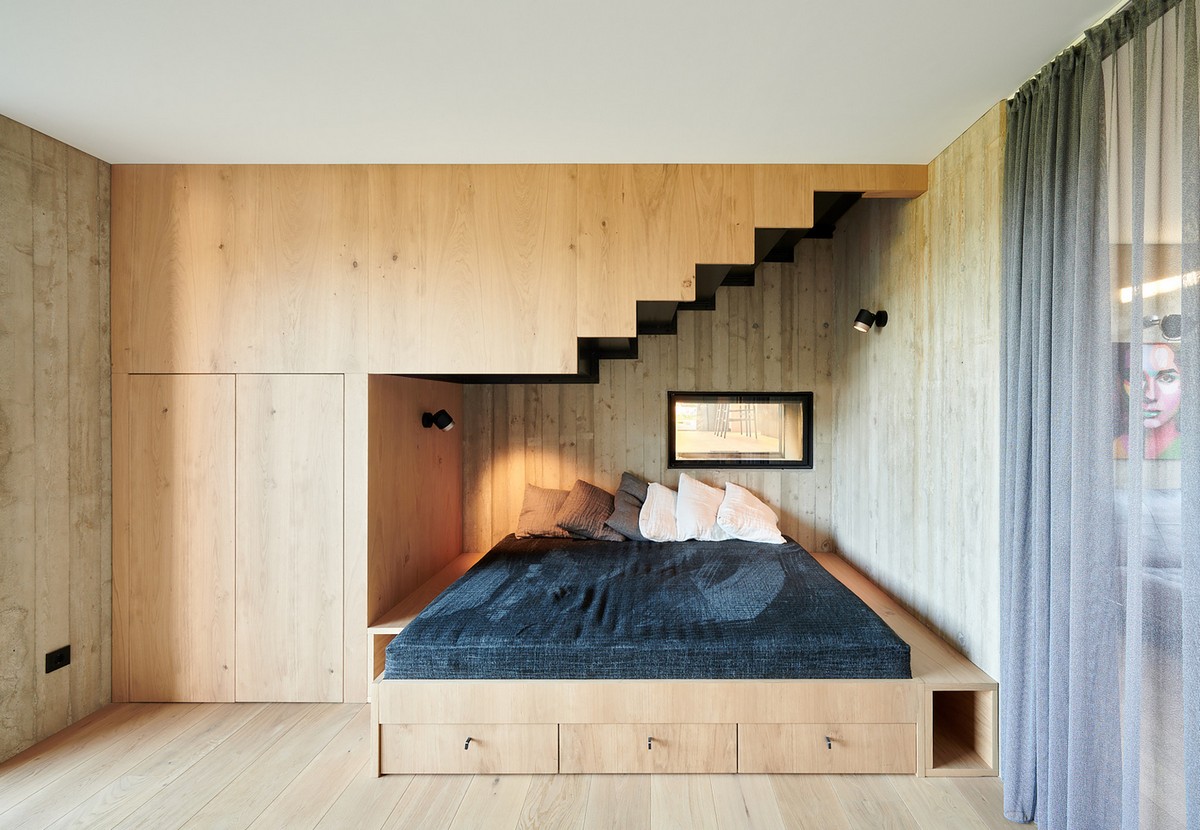 Деревянный дом контрастного минимализма в Австрии