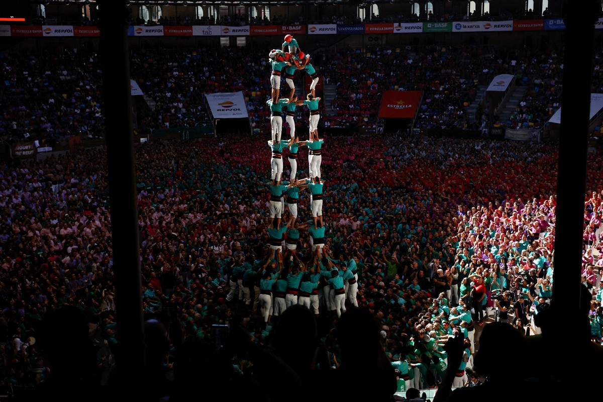 Конкурс на самую высокую человеческую башню в Каталонии