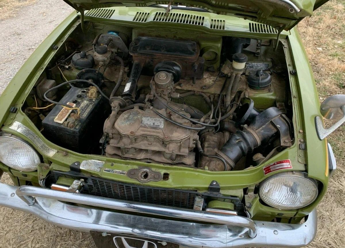 Старая, неудобная, но экономичная Honda Z600 1972 года
