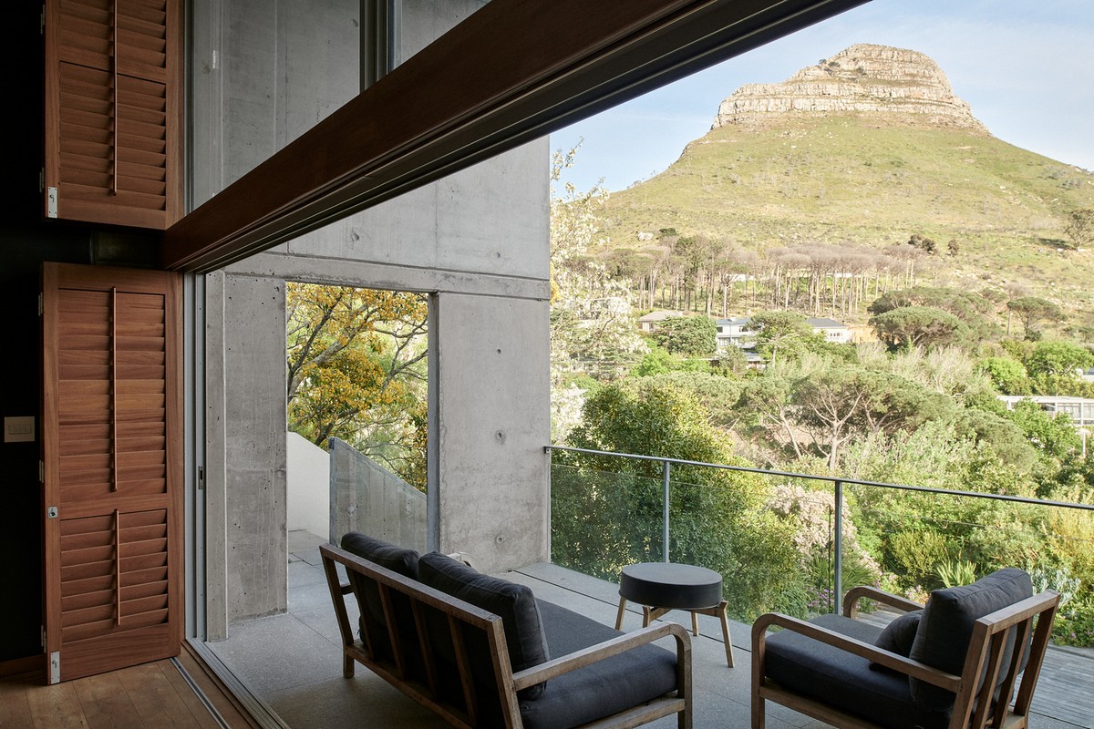 Тропический дом в саду диких слив в ЮАР является, лестница, столовой, этажа, представляет, собой, дверей, типов, стены, этаже, которого, втором, помещения, большим, посередине, множество, позволяет, бассейном, которые, построен