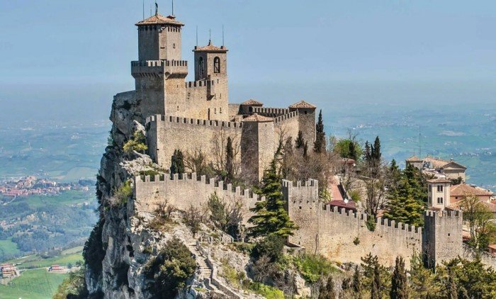 Старейшая в мире республика Сан-Марино с 1700-летней историей