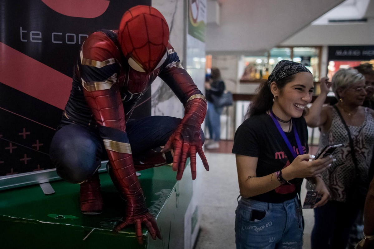 Экстравагантные наряды посетителей Comic Con в Венесуэле