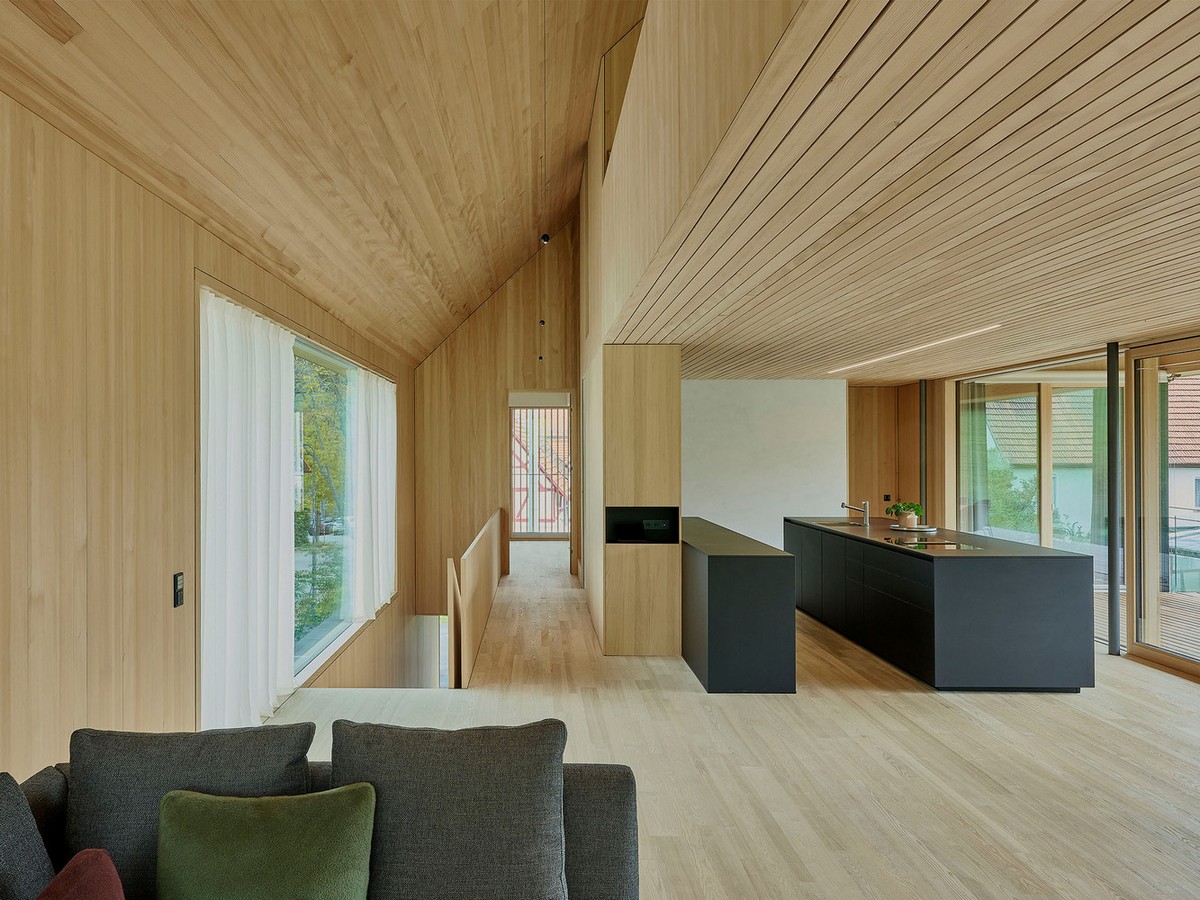 Открытый деревянный дом в Германии