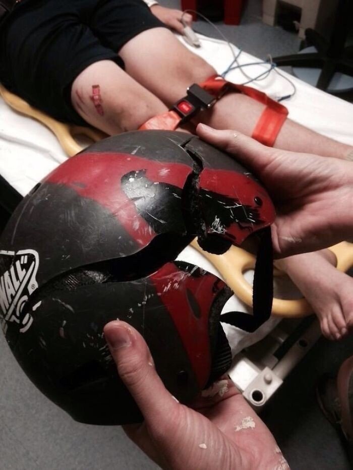 Фотографии шлемов после аварий, которые спасли людям жизнь
