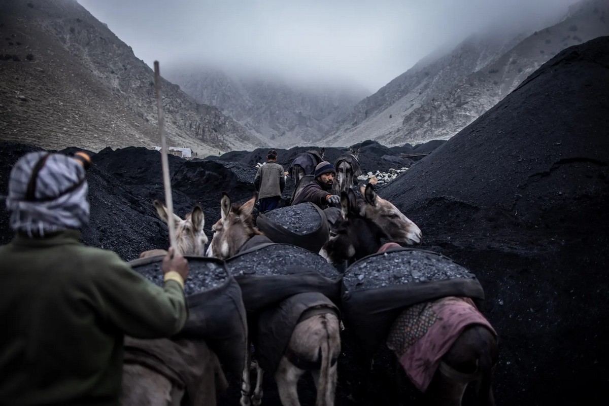 Добыча угля в Афганистане на снимках