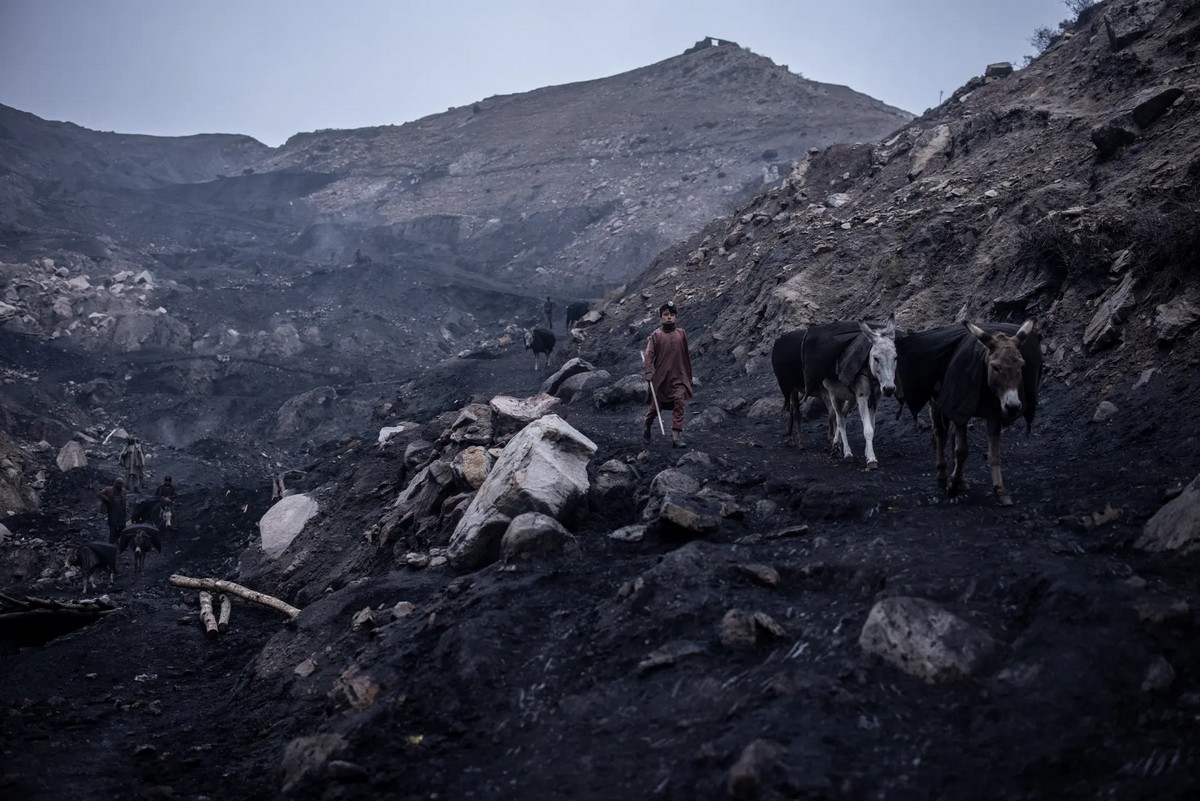 Добыча угля в Афганистане на снимках