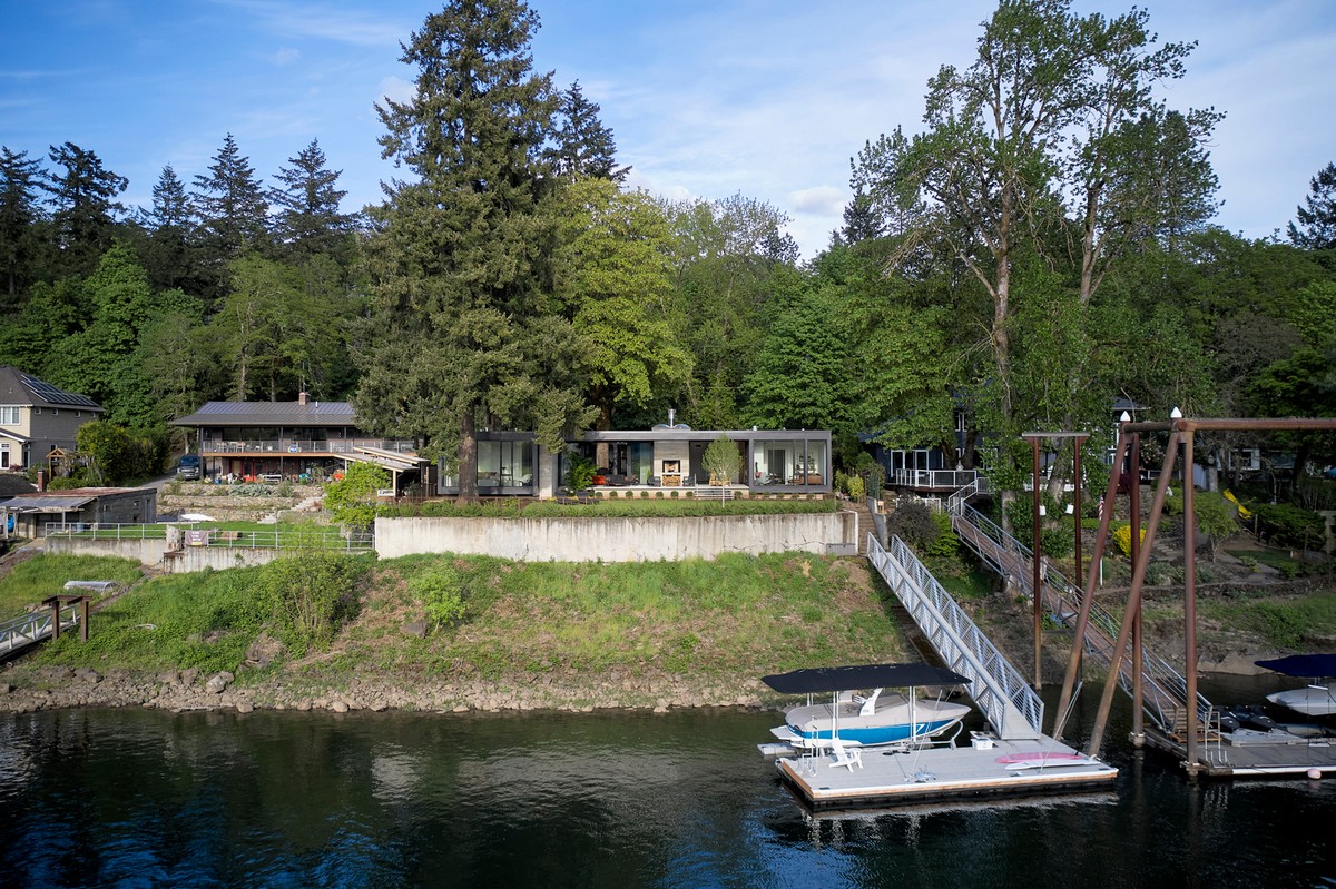 Резиденция на берегу реки в штате Орегон