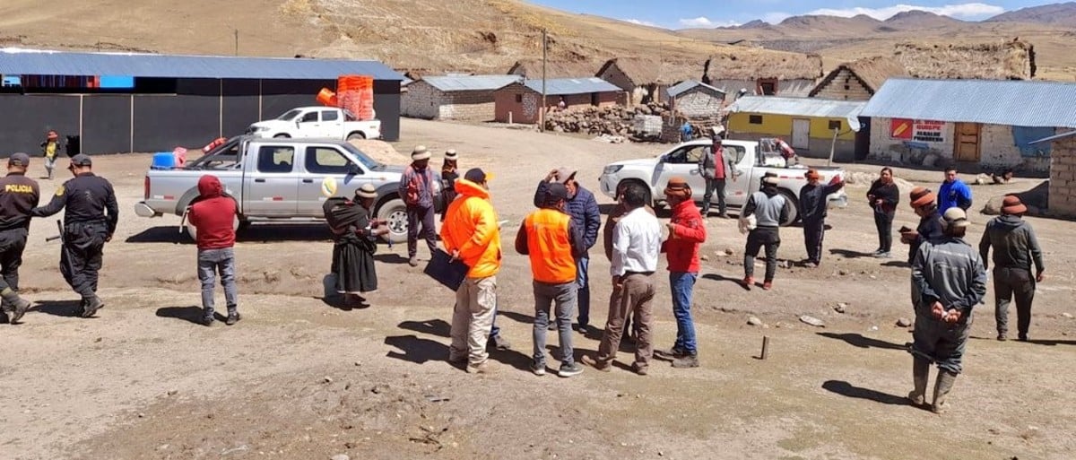 Лагуна исчезает из-за сильнейшей засухи в Андах Перу