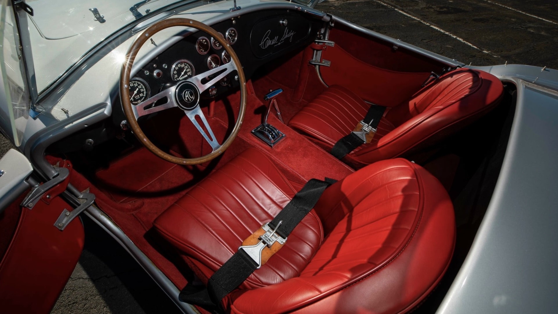 Редкая двухпедальная модель Shelby Cobra 1965 года
