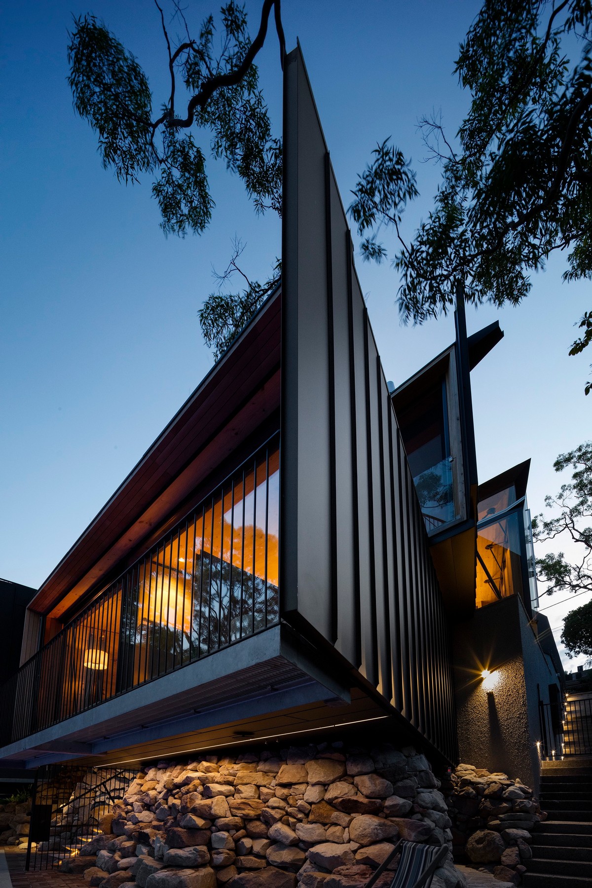 Красивый дом со сложной геометрией в Австралии