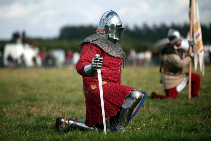 Почему в Средние века лучники не были главной силой в сражениях
