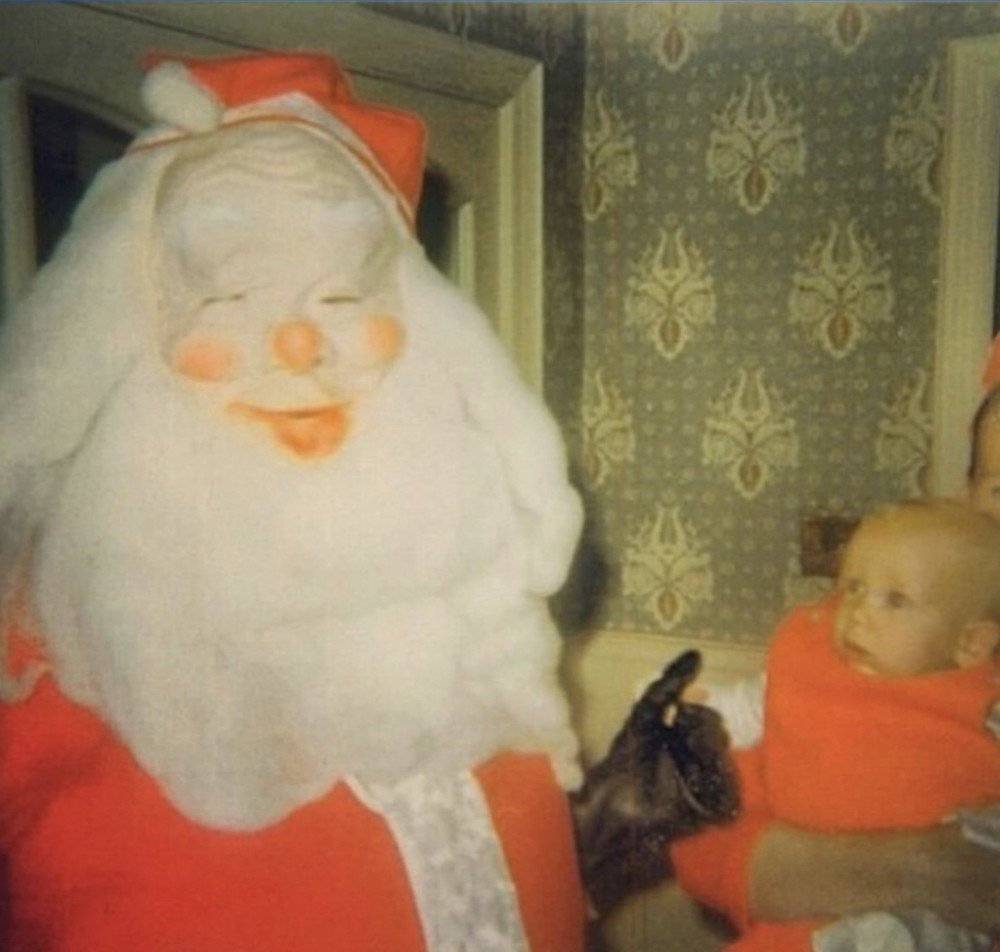 Смешные и иногда пугающие Деды Морозы из прошлого