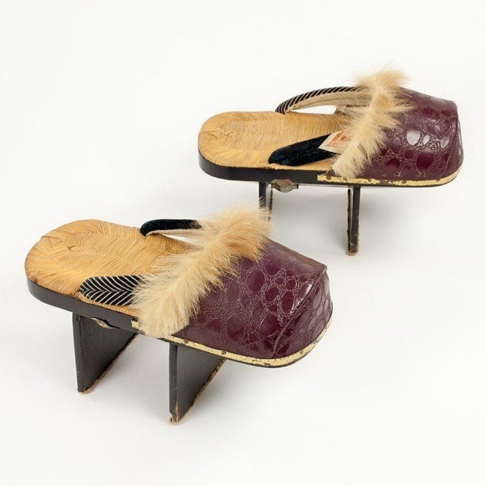 Причудливые и красивые пары обуви, в которых щеголяли наши предки по всему миру