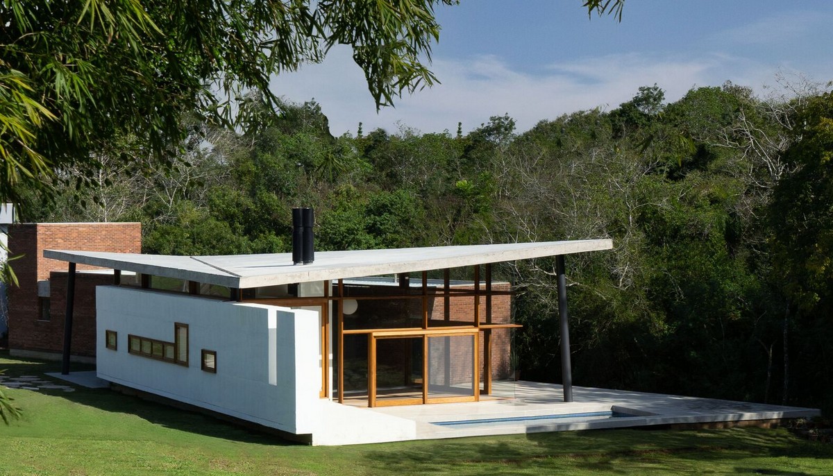 Модернистский семейный дом в Бразилии