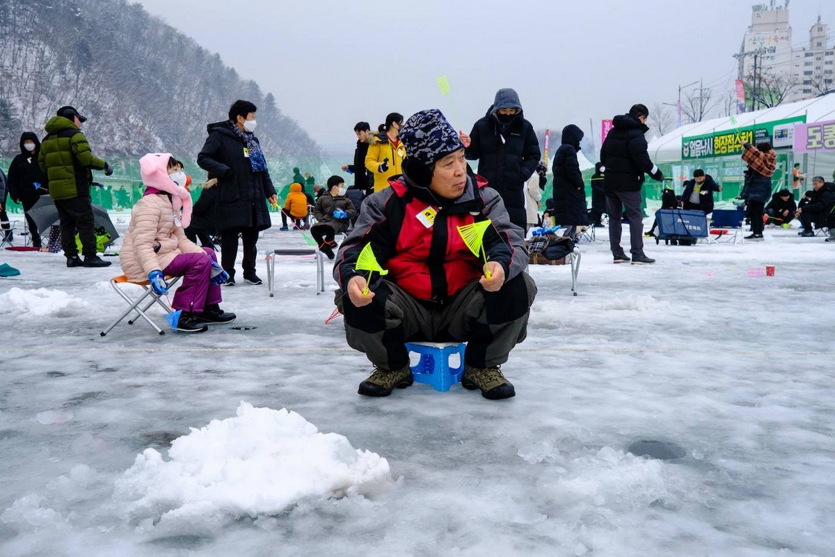 Фестиваль зимней рыбалки в Южной Корее