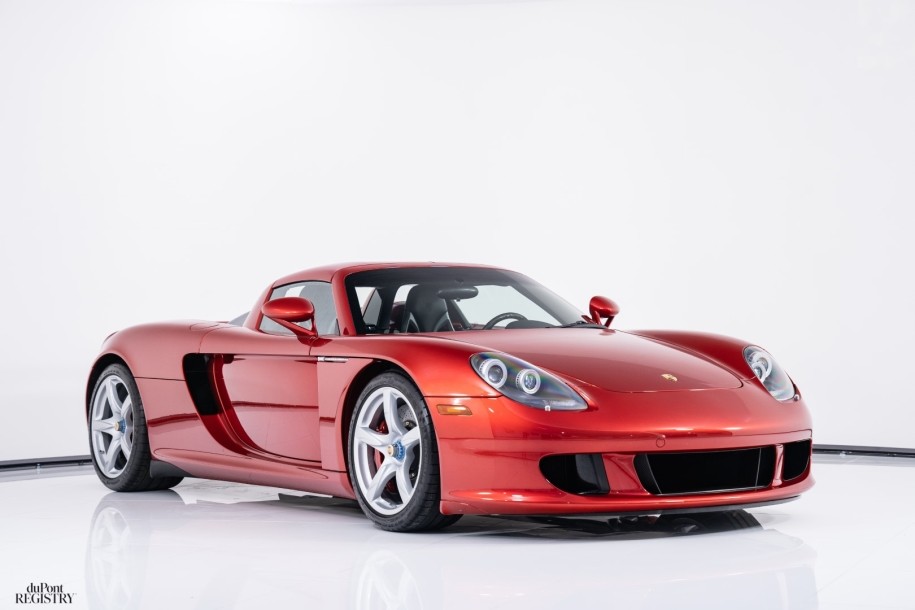 Владелец уникального Porsche просто взял и перекрасил его в красный цвет Ferrari