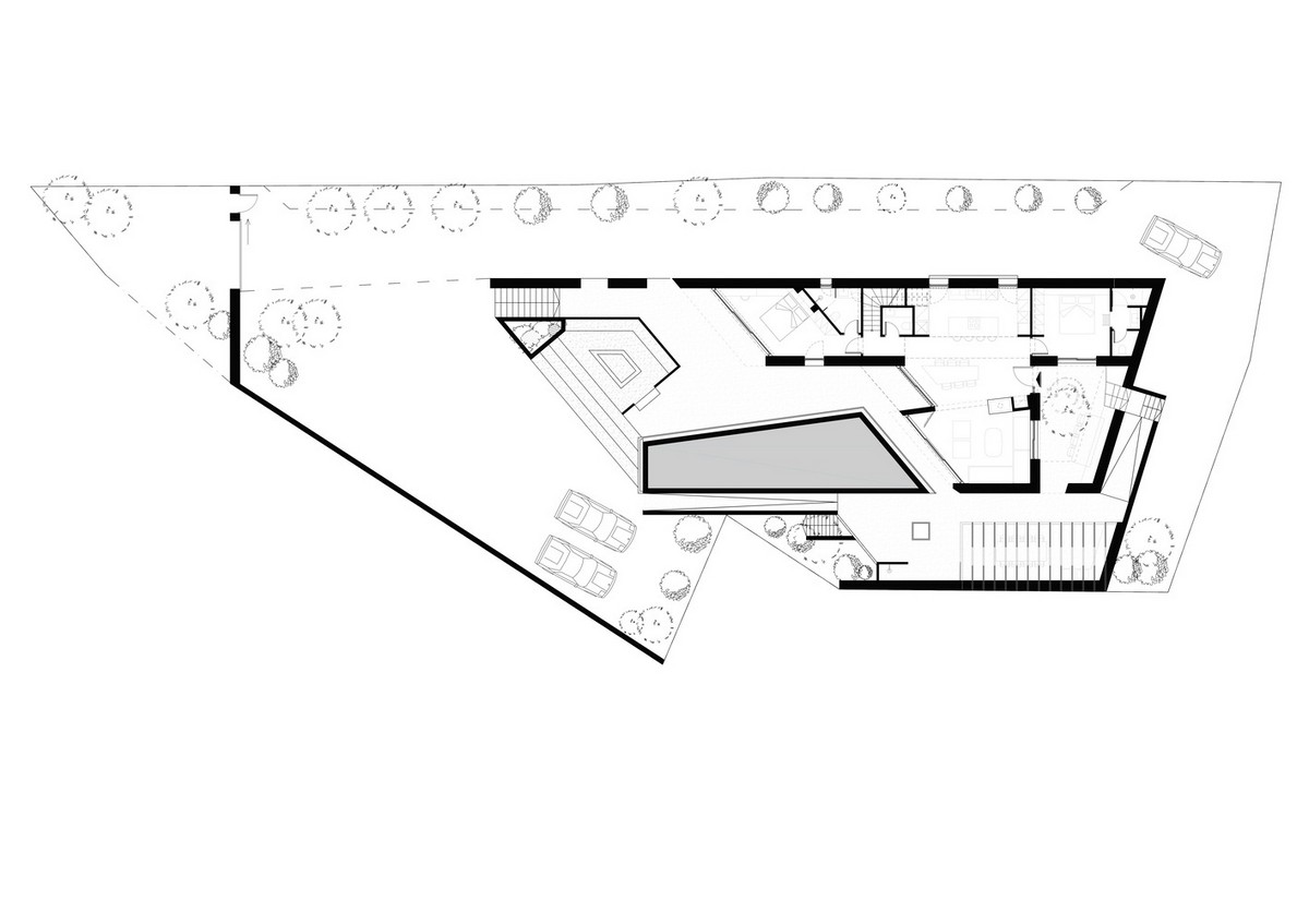 Клиновидный загородный дом в Греции загородный, черепичной, Клиновидный, расположены, соответствует, форму, крышей, крыши, домов, крышу, прилегающей, Дизайн, средой, окружающей, землей, между, связь, динамическую, создает, возможной