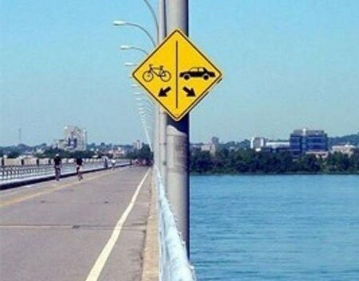 Примеры очень забавных указателей и дорожных знаков