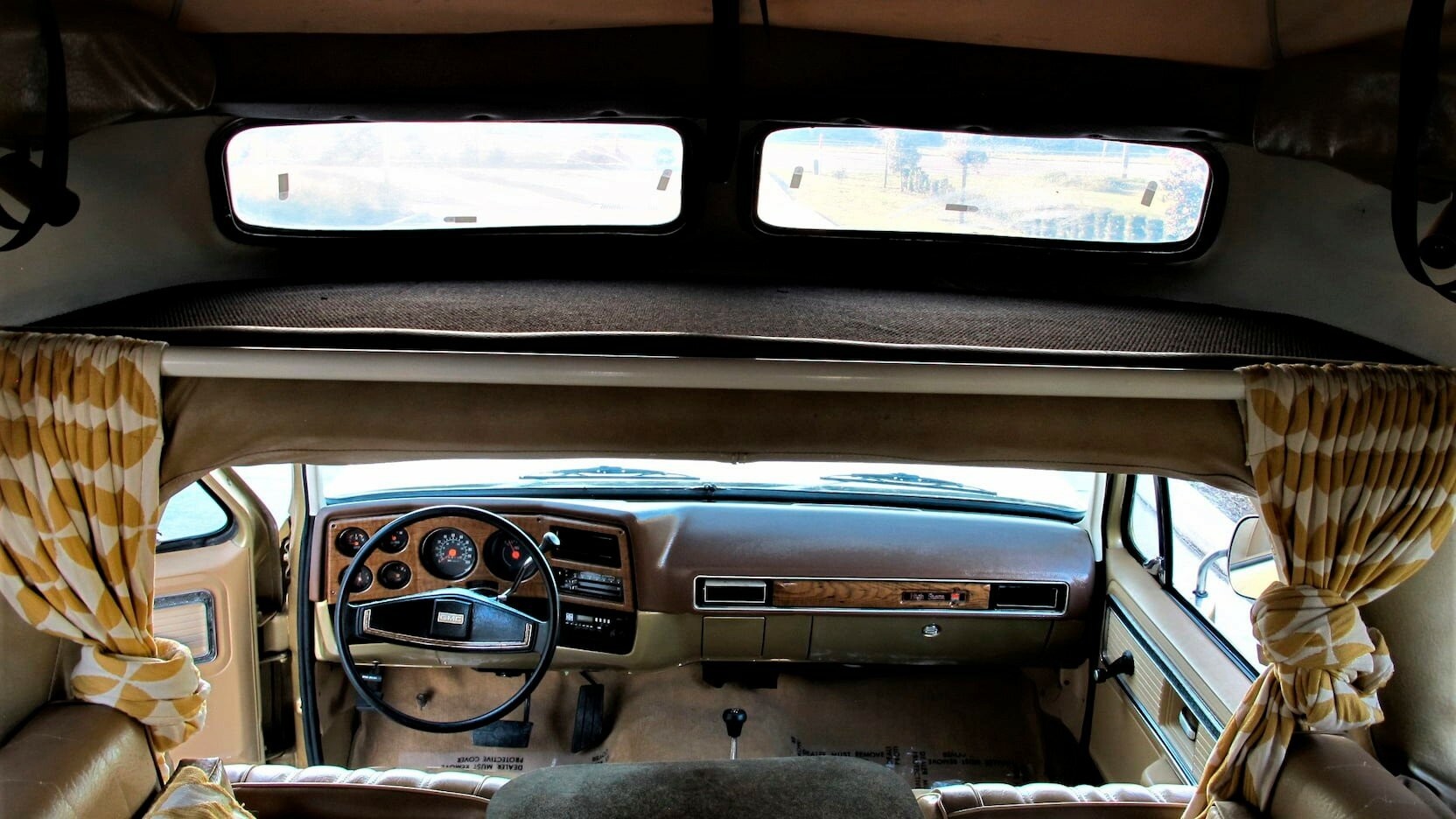 Прекрасно отреставрированный автодом GMC Jimmy Casa Grande 1977 года