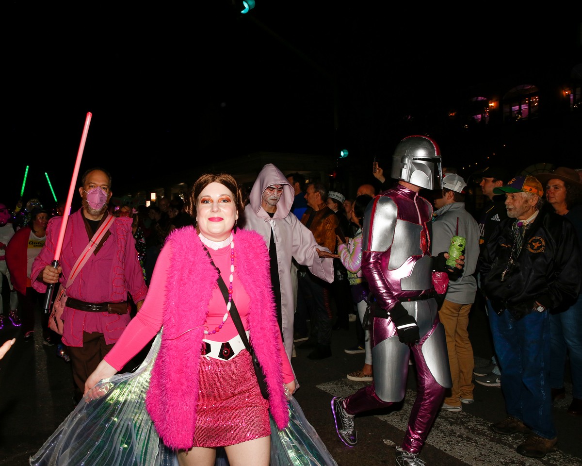 Огромная толпа фанатов Звездных войн на улицах Нового Орлеана