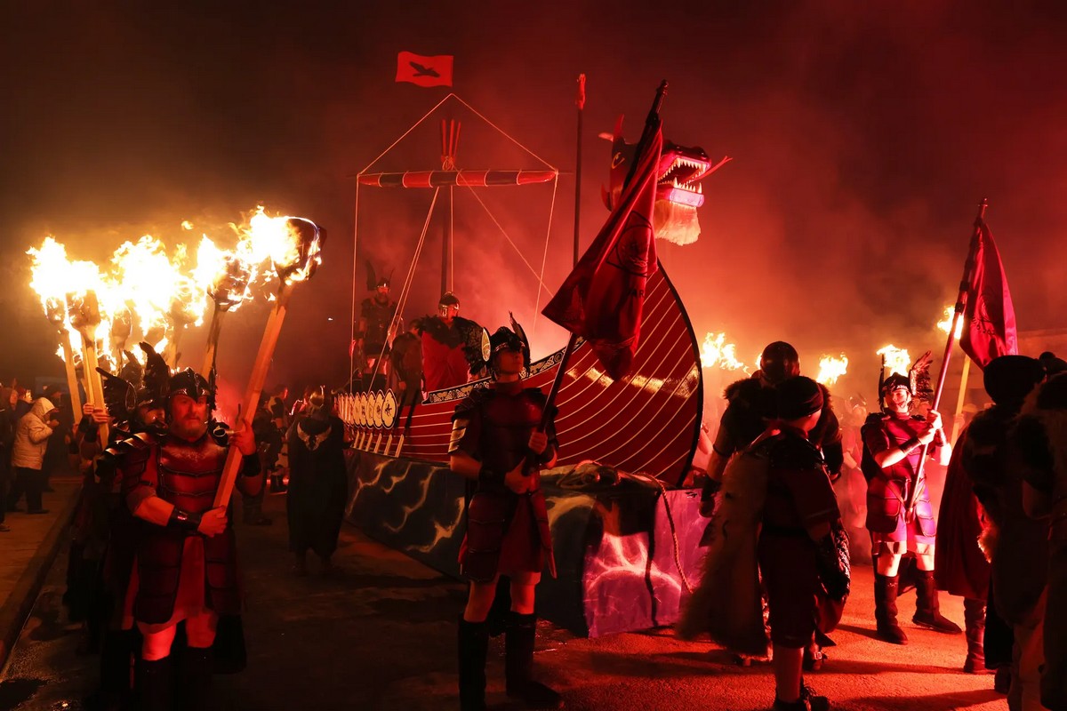 Фестиваль викингов Aa Up Helly в Шотландии