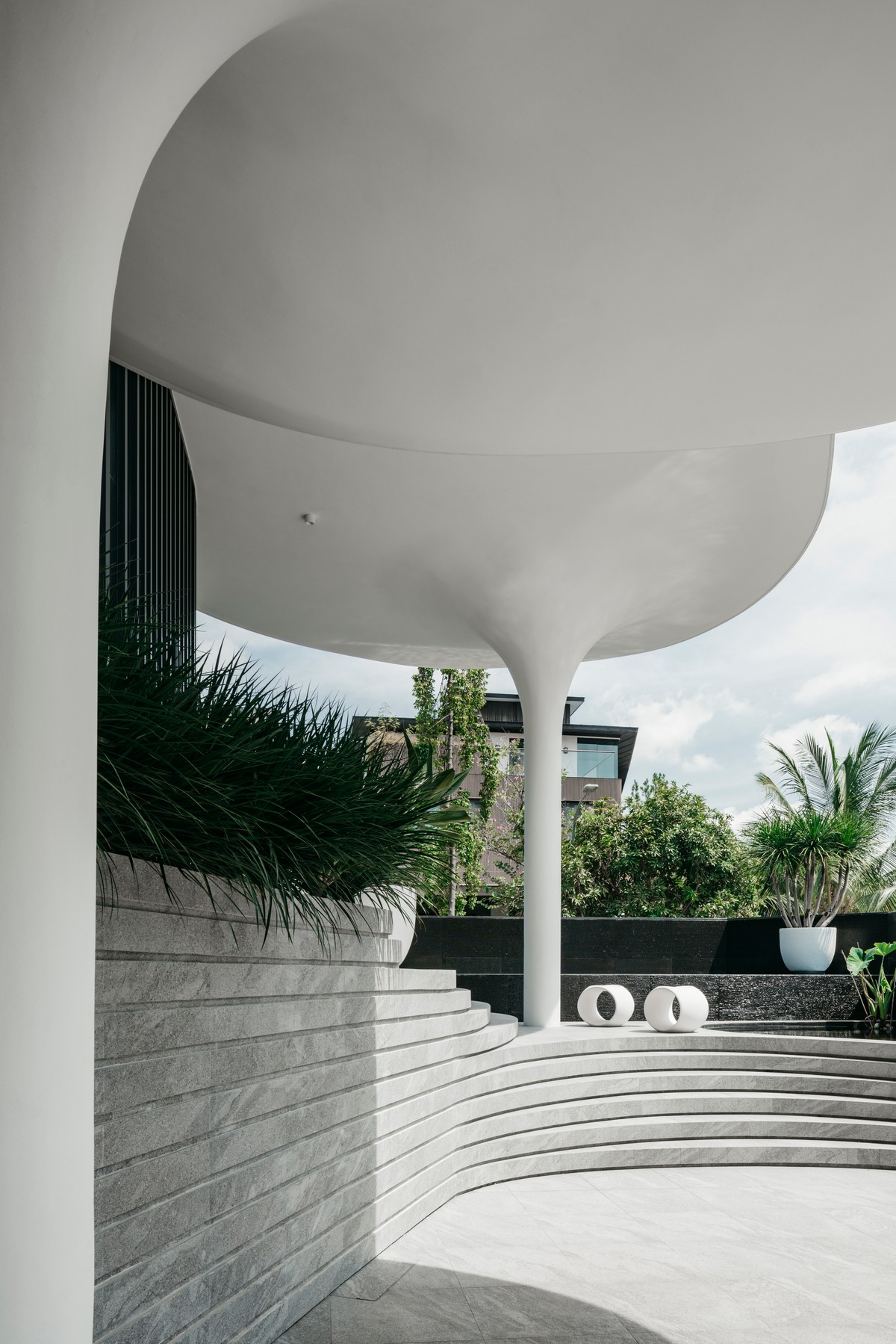 Удивительный скульптурный дом в Сингапуре которые, двойной, высоты, пространство, формы, здания, Стекло, чтобы, создать, также, деталей, первый, расположен, Чтобы, мебели, Studio, отступа, стекла, архитектуры, пространства