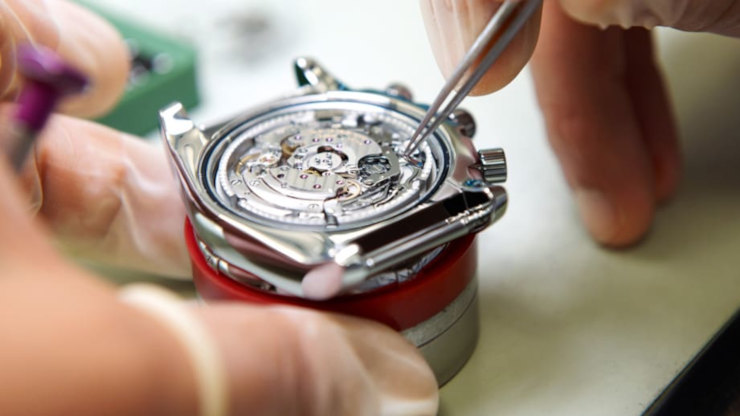 Профессиональный ремонт часов Breitling