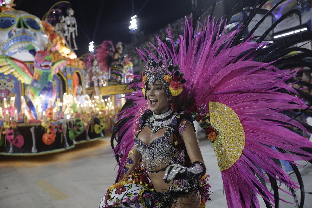 Яркие снимки с ежегодного карнавала в Бразилии
