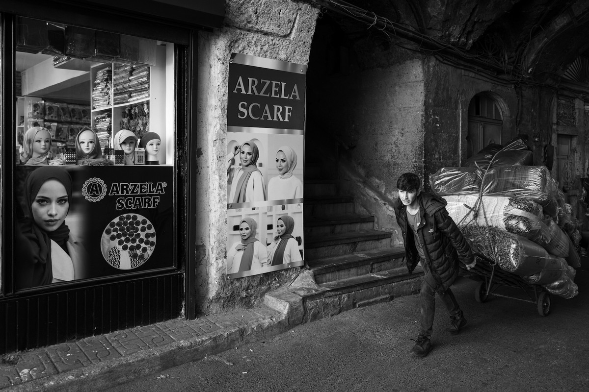 Впечатляющие уличные снимки от Эрхана Корала