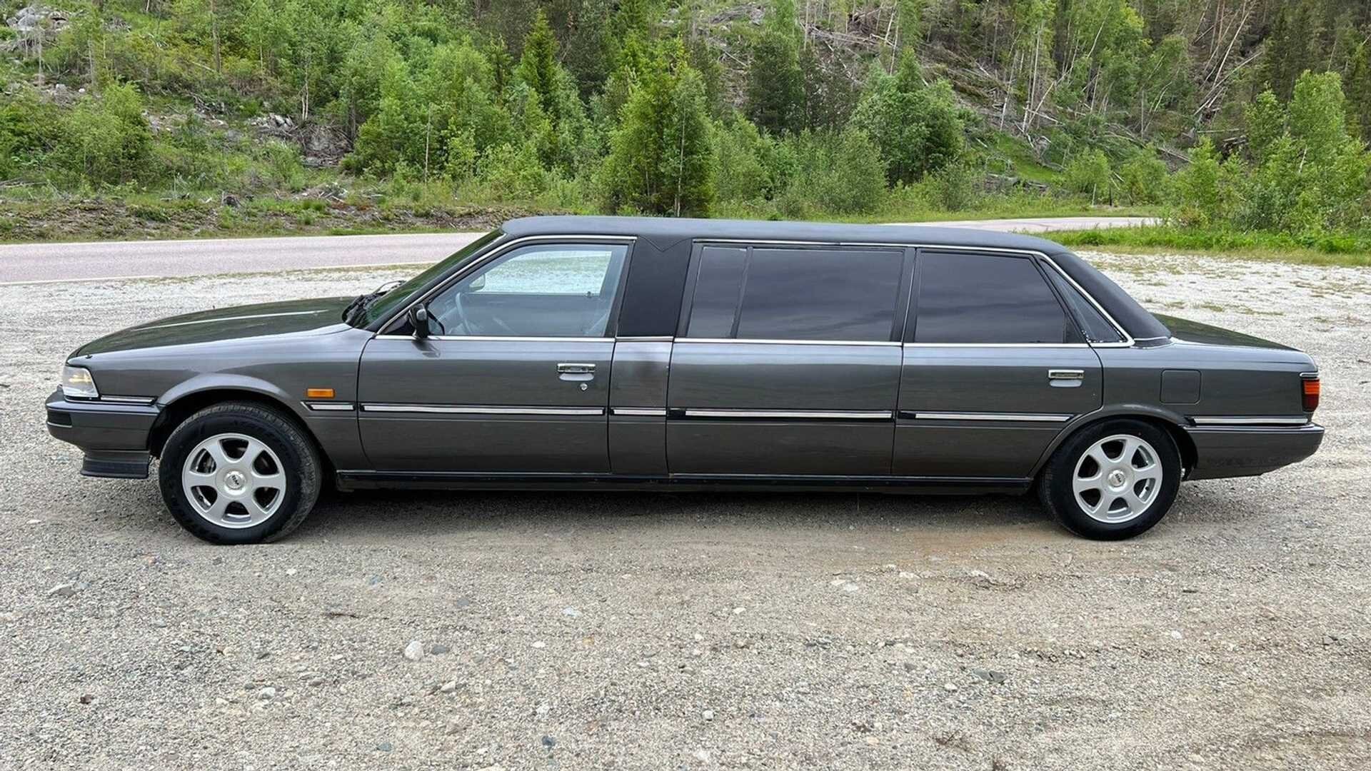 Странный лимузин Toyota Camry 1987 года