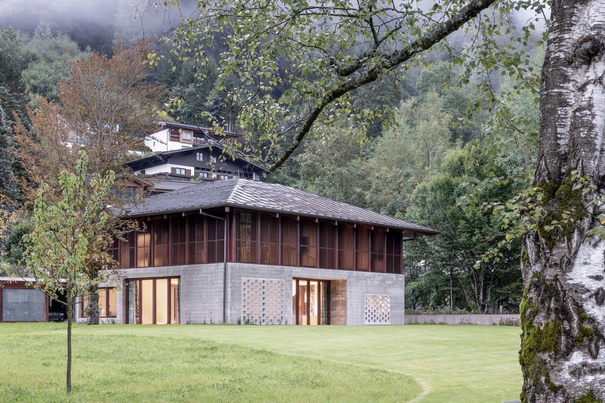 Трехэтажный дом на озере Целль в Австрии