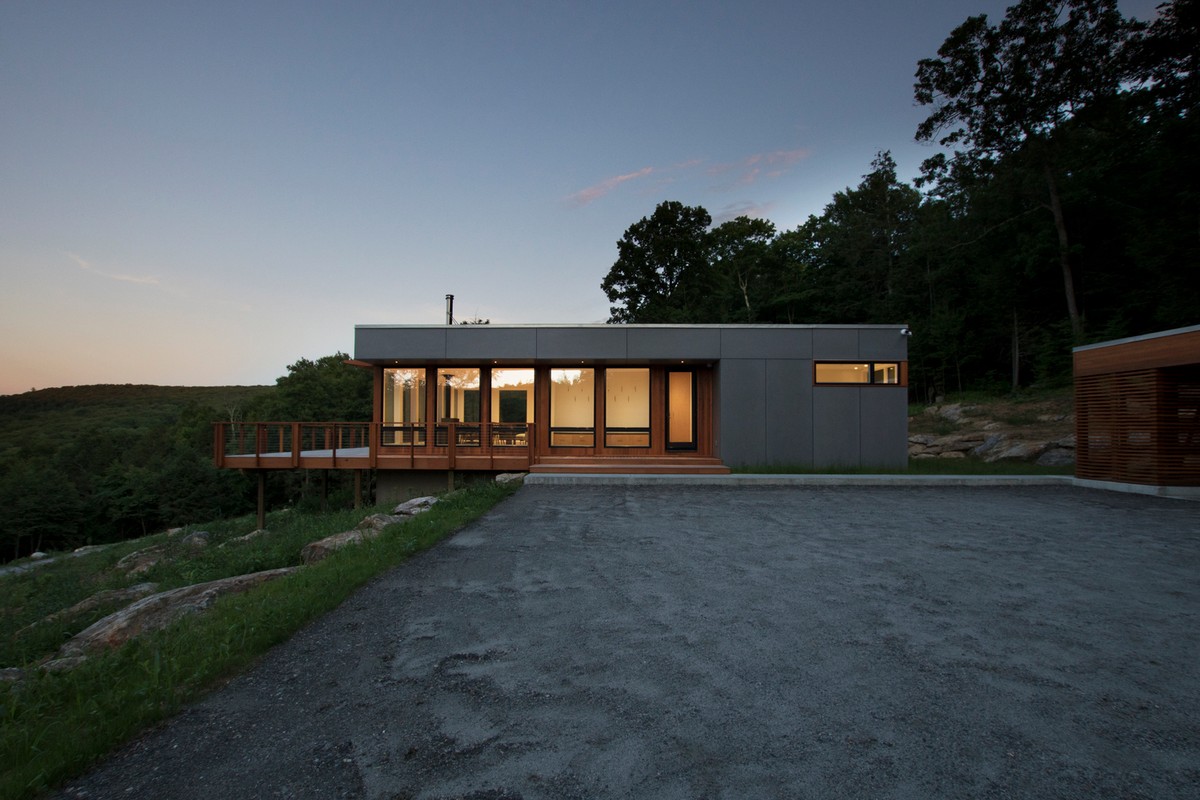 Простой дом с видом на долину в штате Коннектикут