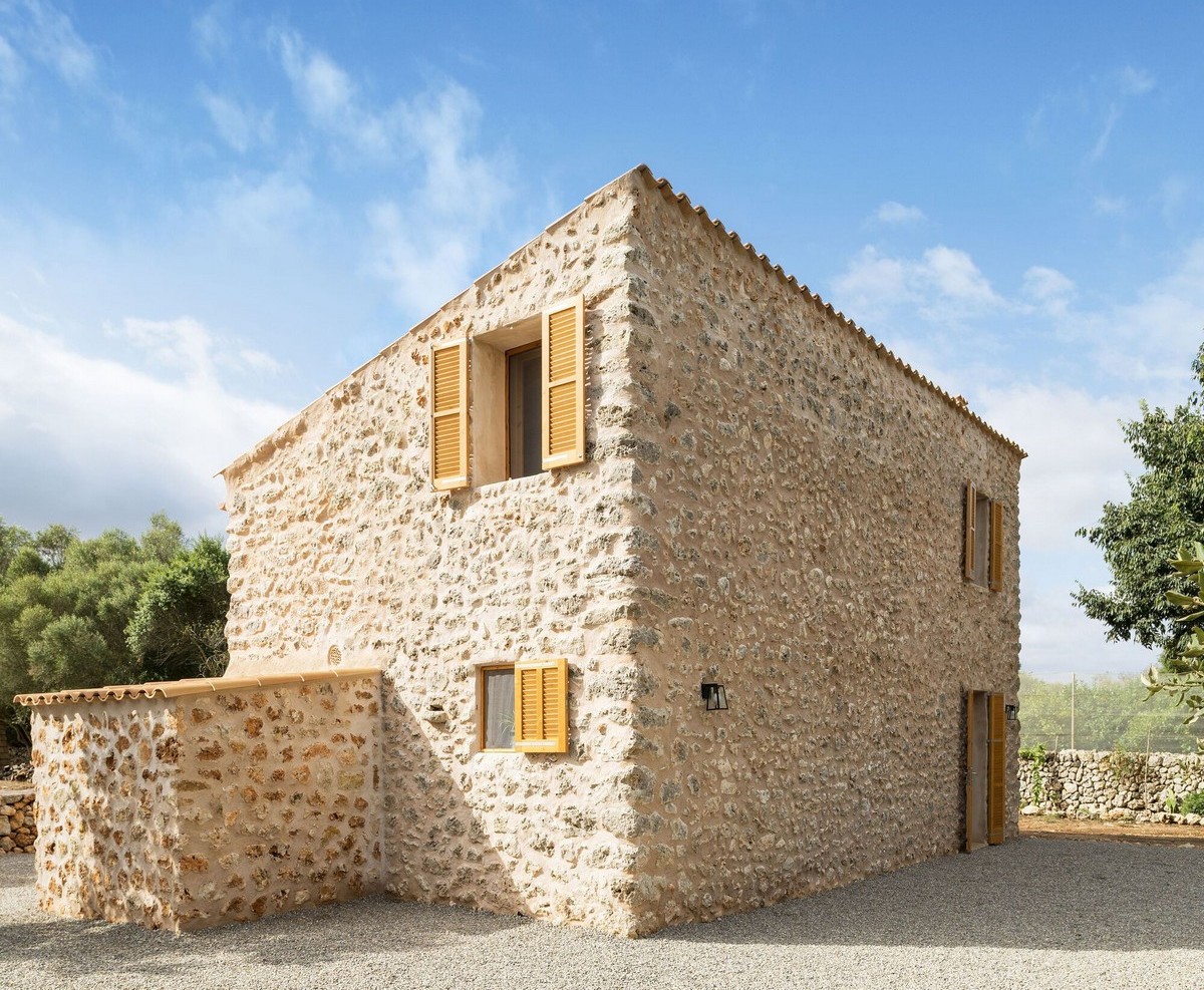 Реконструкция семейного каменного дома в Испании