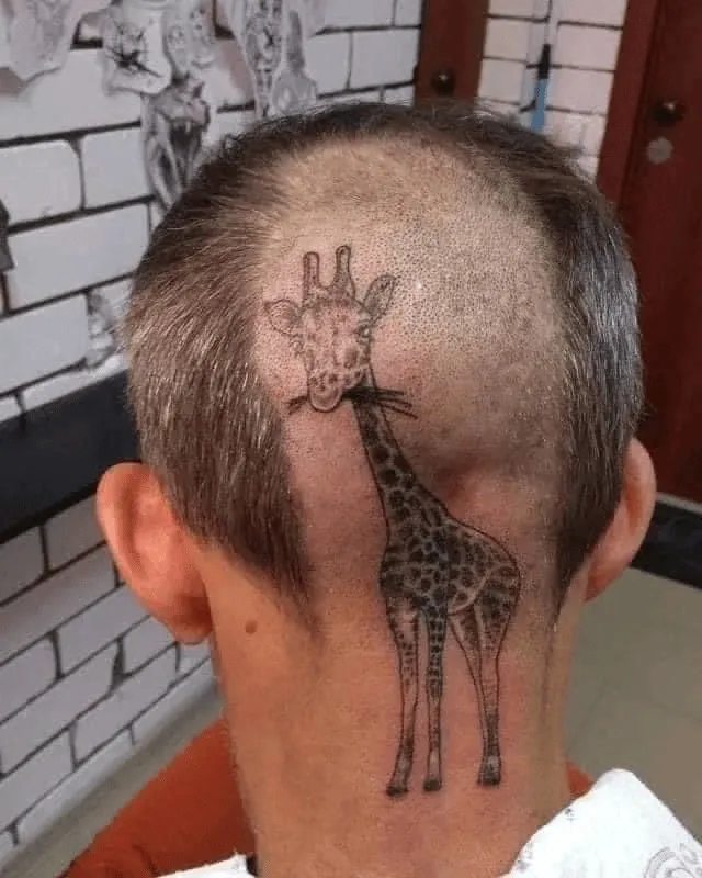 Крайне странные татуировки, которые вышли за рамки банальности