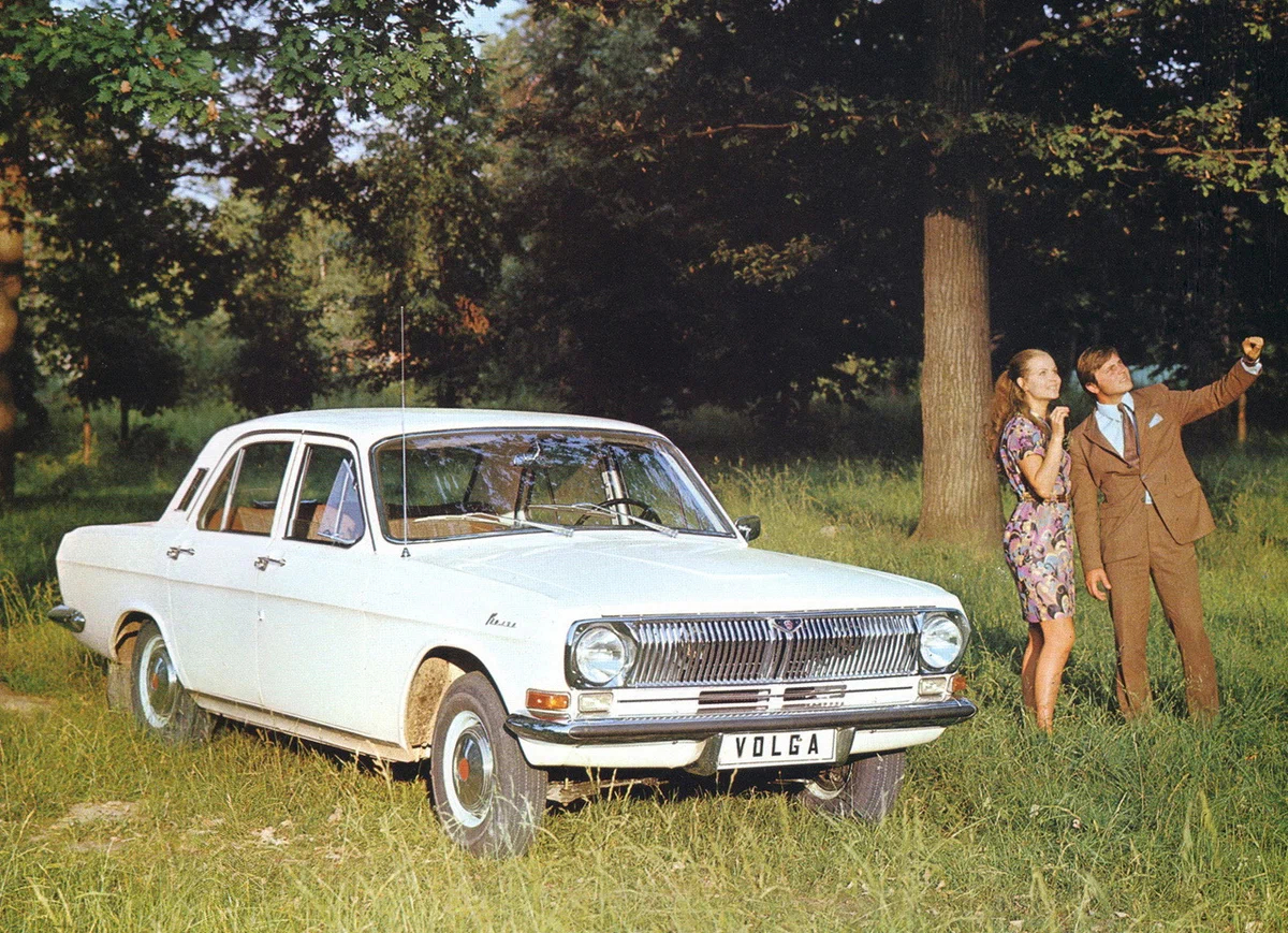 Автомобильные рекламные снимки из СССР