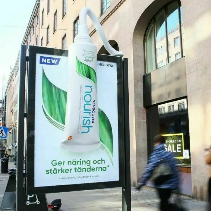 Примеры рекламы, которая может украсить улицы любого города