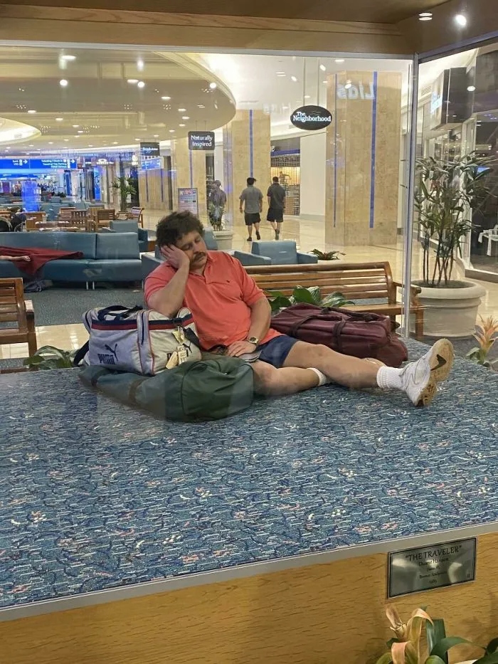Странные и забавные снимки ситуаций из аэропортов мира