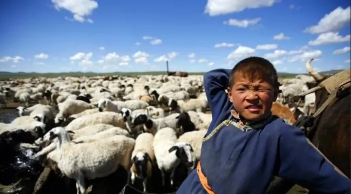 Зачем казахи плевали детям в рот и другие древние традиции казахского народа
