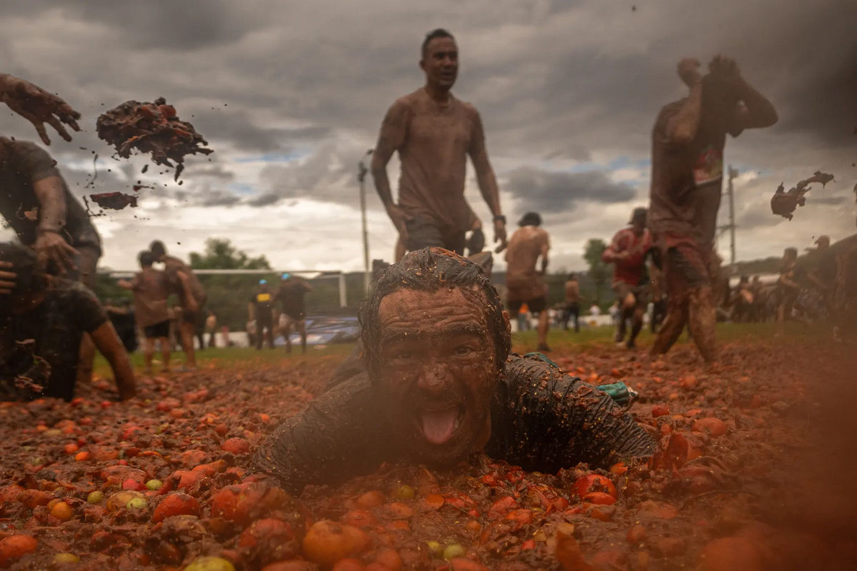 Ла Томатина - колумбийский фестиваль битвы помидорами