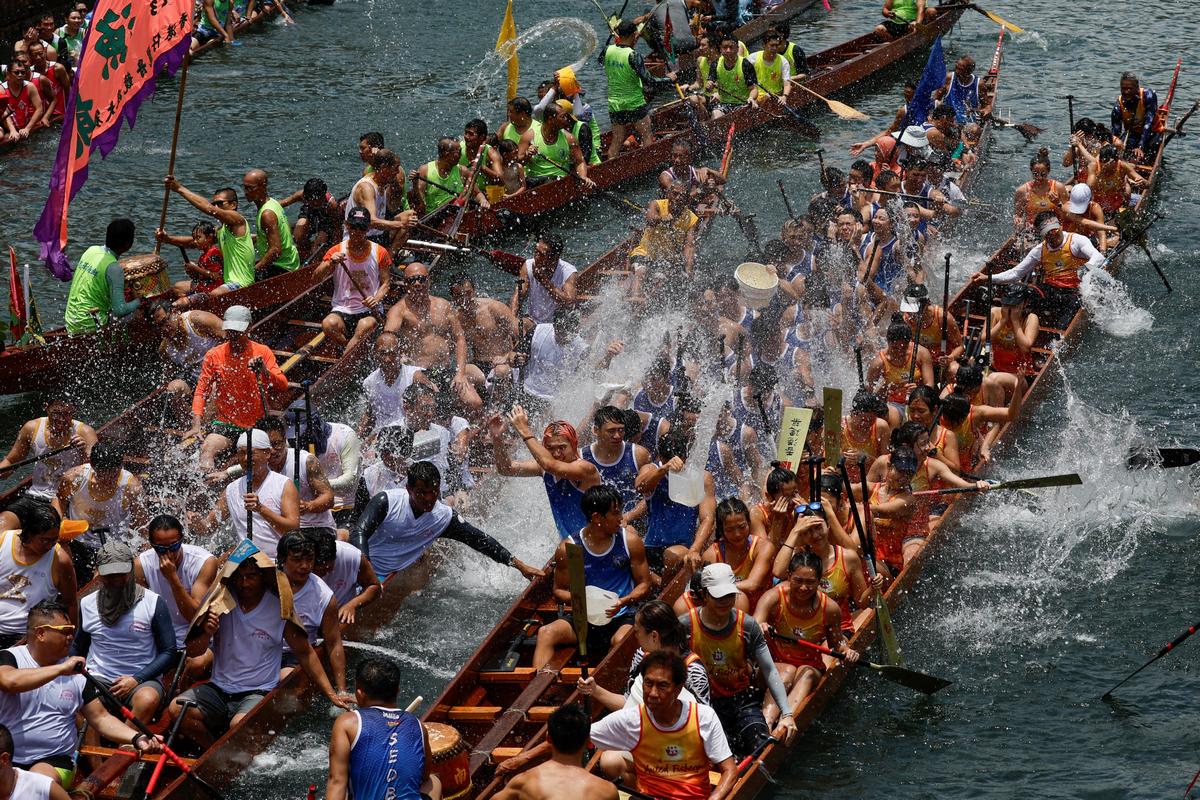 Dragon boat festival 2024 china. Гонки на лодках драконах. Праздник драконьих лодок. Лодка дракон. Китай фото.