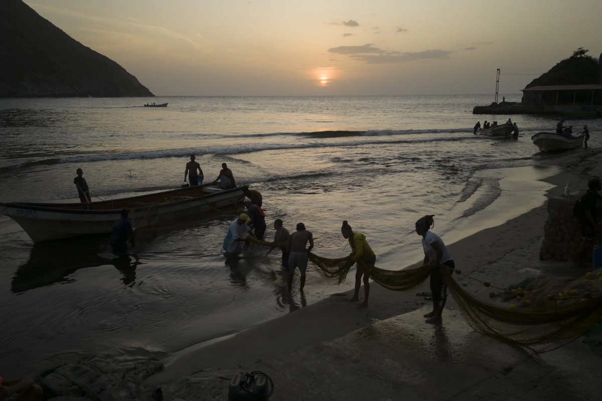 Венесуэльские женщины, которые берутся за рыбную ловлю в Карибском бассейне