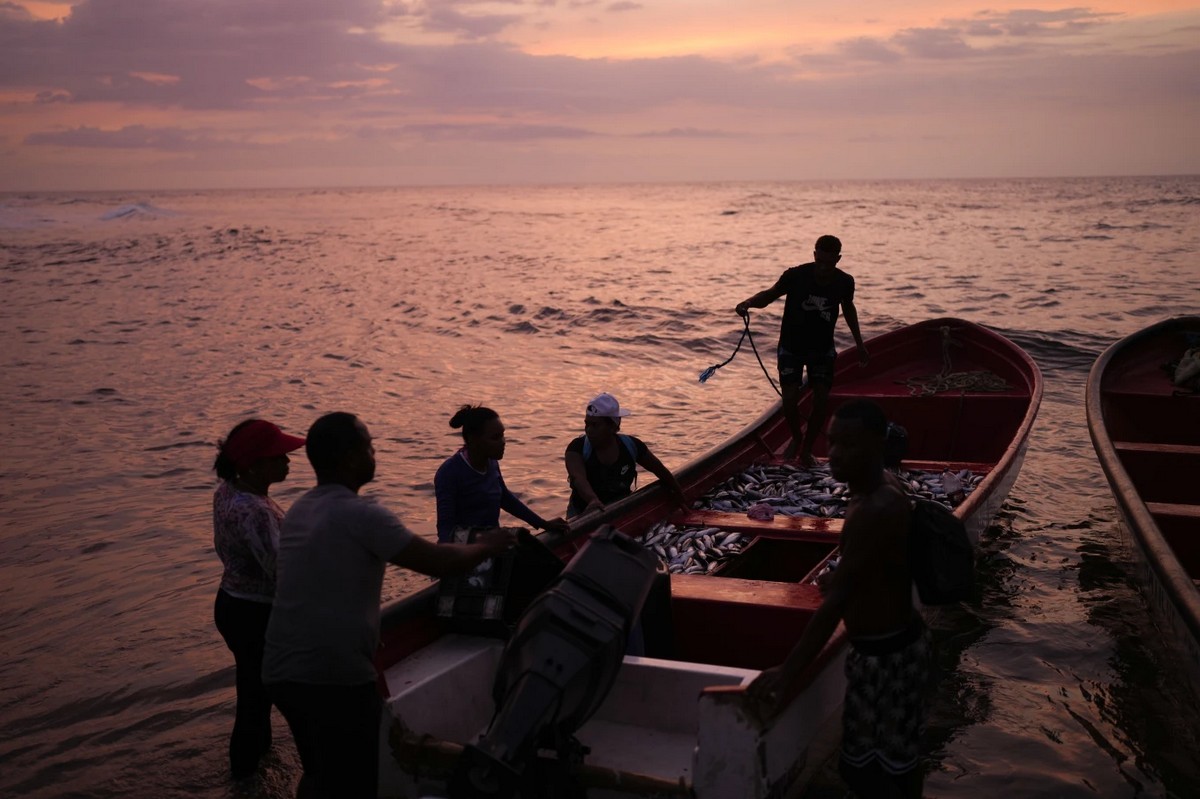 Венесуэльские женщины, которые берутся за рыбную ловлю в Карибском бассейне