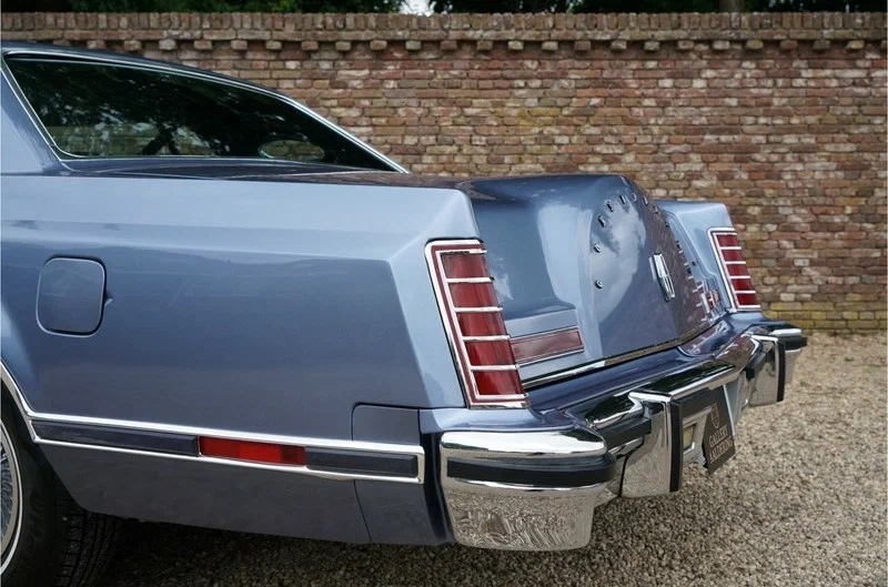 Редкий Lincoln Continental Mark V Givenchy Edition 1979 года