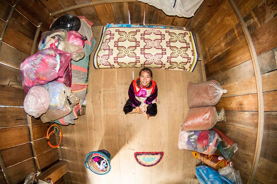 Спальни людей разных стран от фотографа Джона Текврея