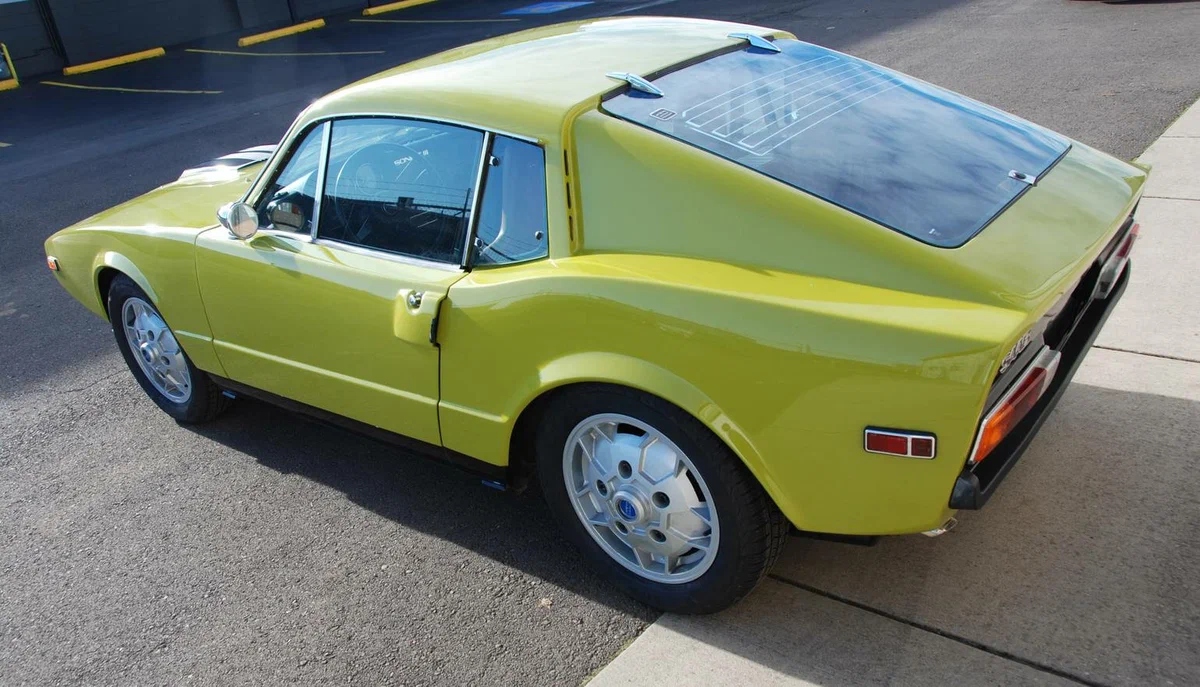 Шведский спортивный раритет: Saab Sonett III 1973 года