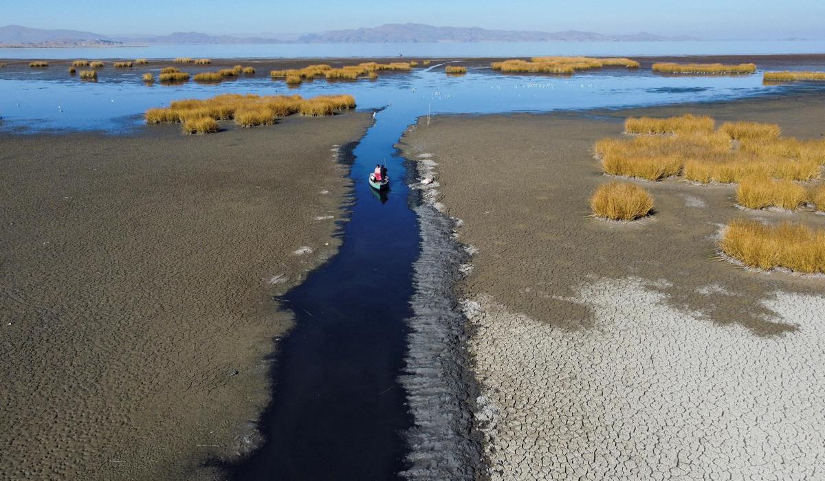 Озеро Титикака высыхает из-за аномальной зимней жары