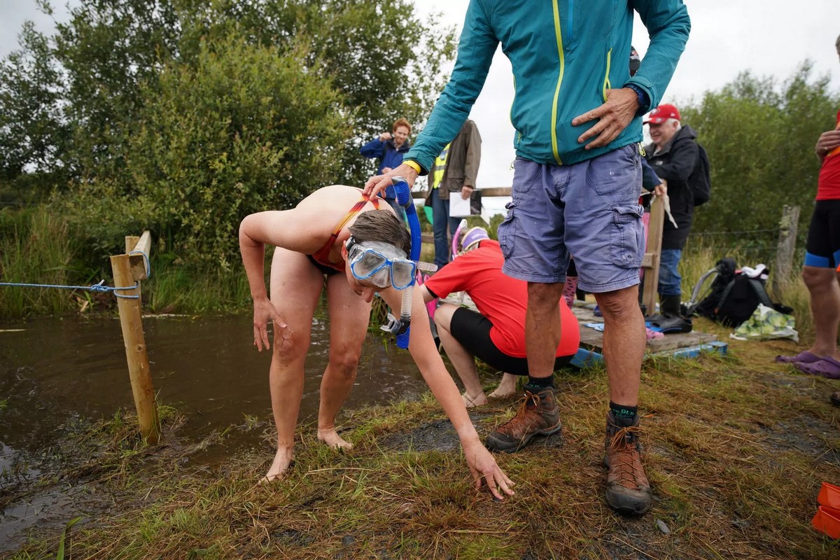 Чемпионат мира по плаванию с маской и трубкой в болоте
