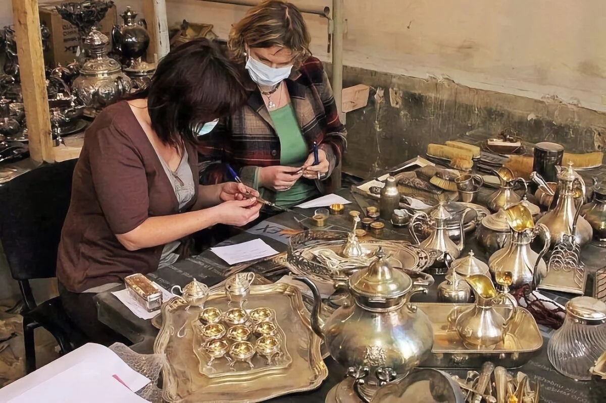 Примеры фантастических золотых кладов, обнаруженных в России